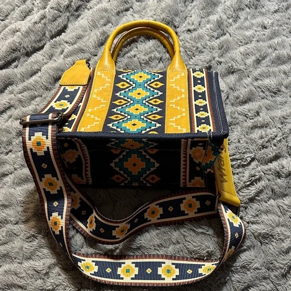 Wrangler Navy Tote with Yellow & Turquoise Geometric Embroidery - Picture 6 of 7